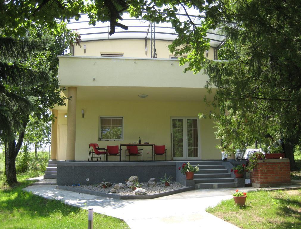 Apartments Fruskogorje Sremski Karlovci Extérieur photo